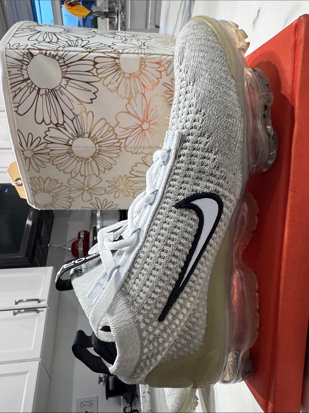 Nike Flyknit VaporMax Sneaker in Light Gray, White, Black 2021 Fk - Picture 8 of 10